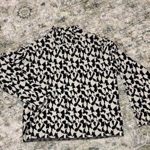 Philosophy Black and White Patterned flat knit sweater NEW without tags